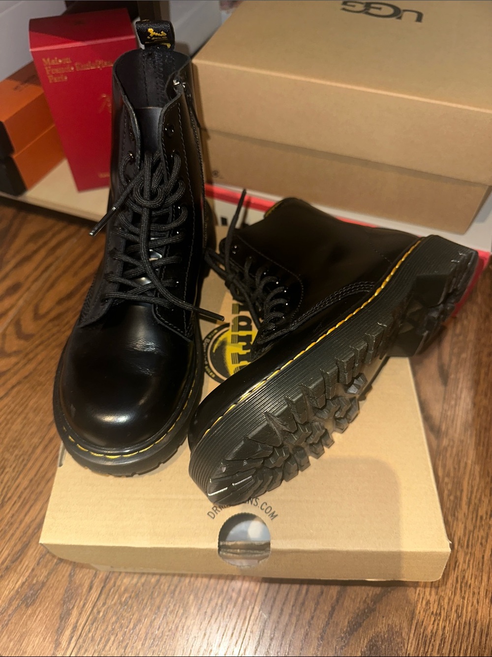1460 Pascal Dr Martens